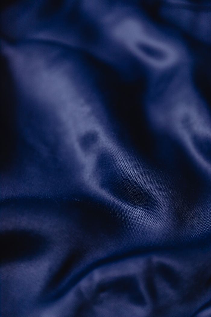 Pocket Ribbon in deep navy